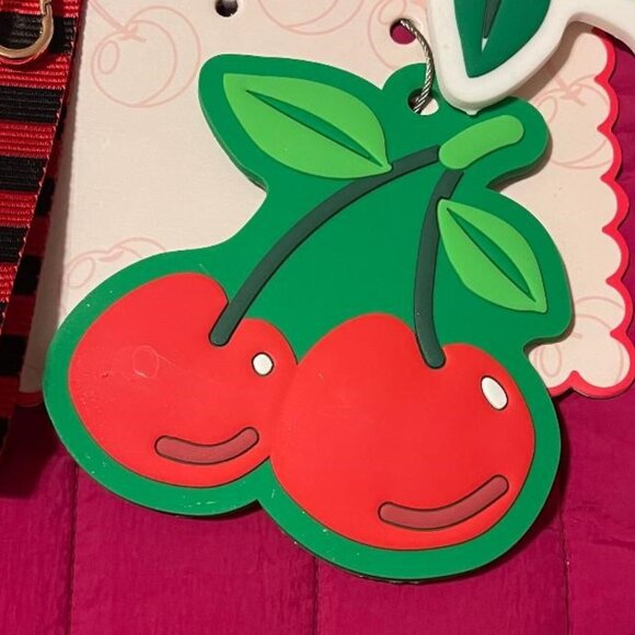BRAND NEW ~ CHERRY / CHERRIES / TRAVEL / TRAVELING BAG TAGS & WRISTLET STRAP SET - Picture 3 of 11